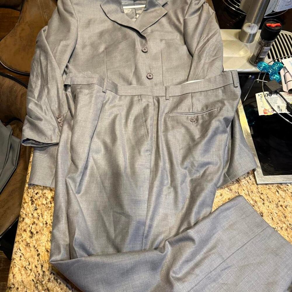 Giorgio fiorelli gray suit